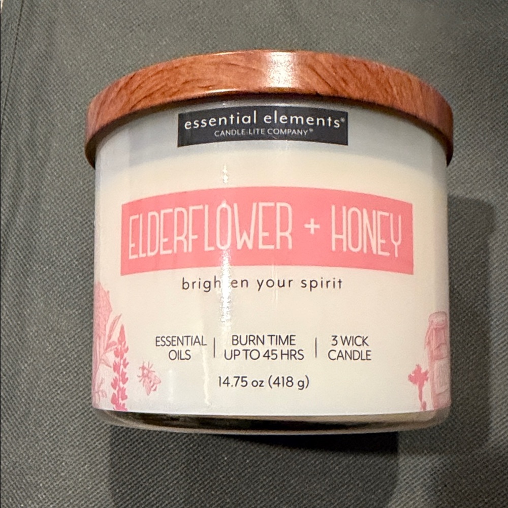 Essential Elements Elderflower + Honey Candle - Pink and White
